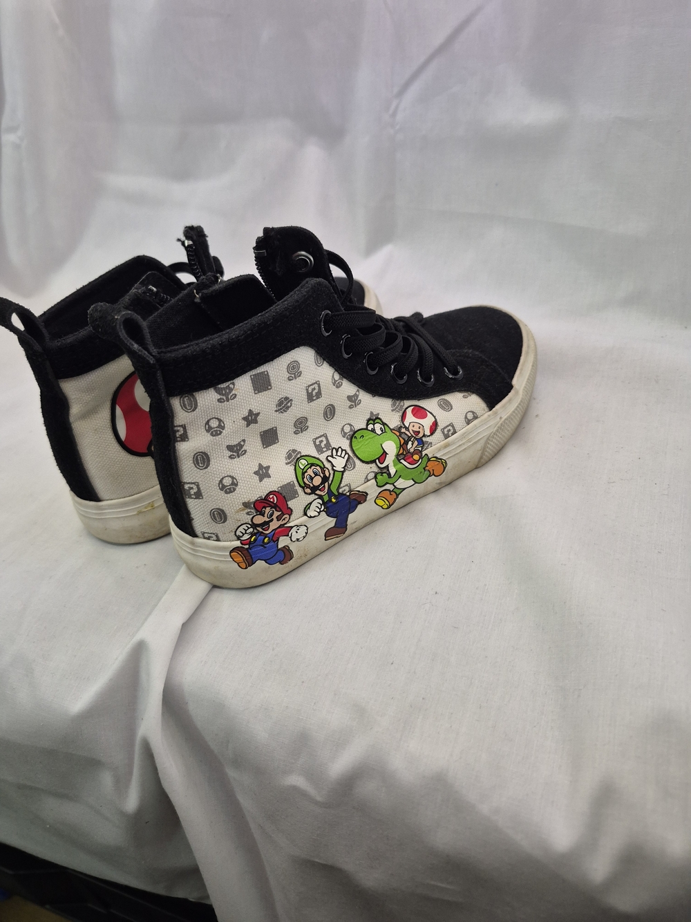 Nintendo Black High-Top Kids Sneakers with Character Print - Picture 5 of 7
